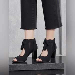 Chic Black Women's Heels with Bow Accent